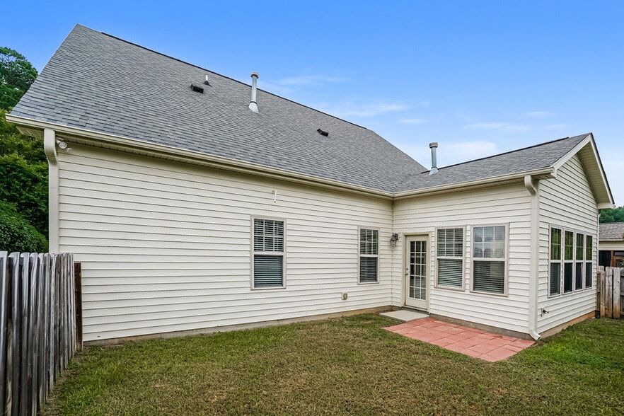 Building Photo - 205 Summerwind Plantation Dr