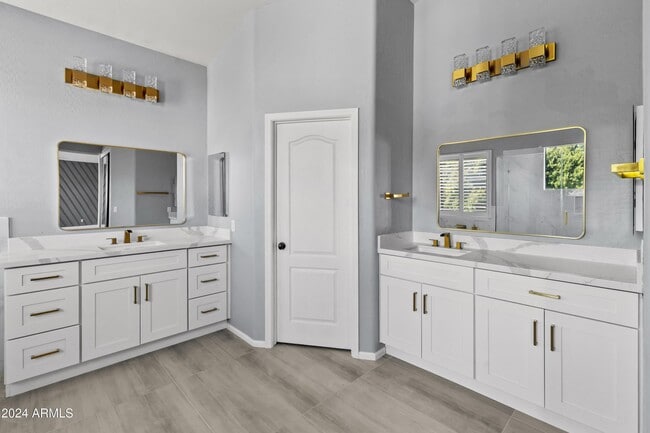 Building Photo - 6420 E Montreal Pl