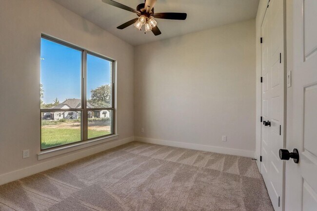 Building Photo - 1007 Meadow Wood Ter