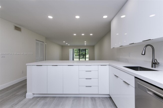 Building Photo - 21559 Cypress Hammock Dr
