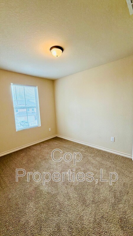 Building Photo - 7102 Micayla Cv