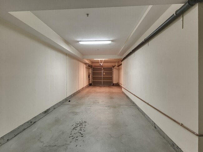 Building Photo - 8808 Promenade N Pl