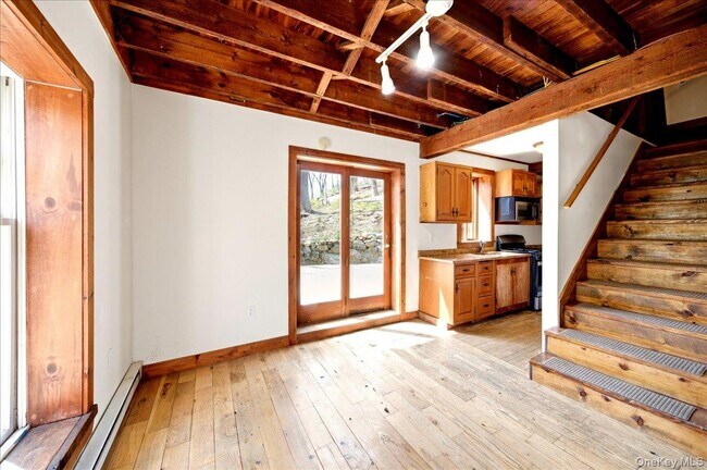 Building Photo - 175 Goldens Bridge Rd