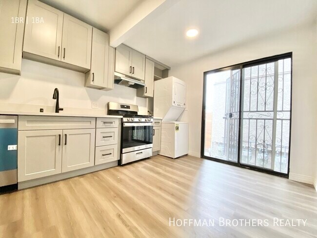 Building Photo - 1240 Bronson Ave