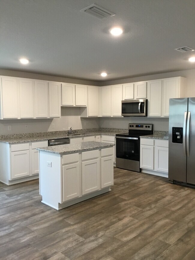 Building Photo - Beautiful 3/2 Family home in Beulah- Close to Navy Federal Credit Union Main Campus!