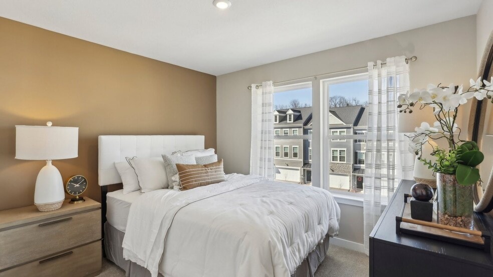 Building Photo - 695 Olivia St