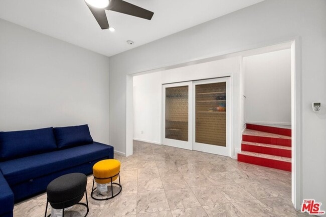 Building Photo - 3007 Ocean Front Walk