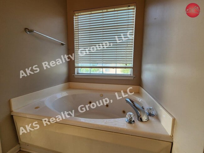 Building Photo - 1108 Colony Trail