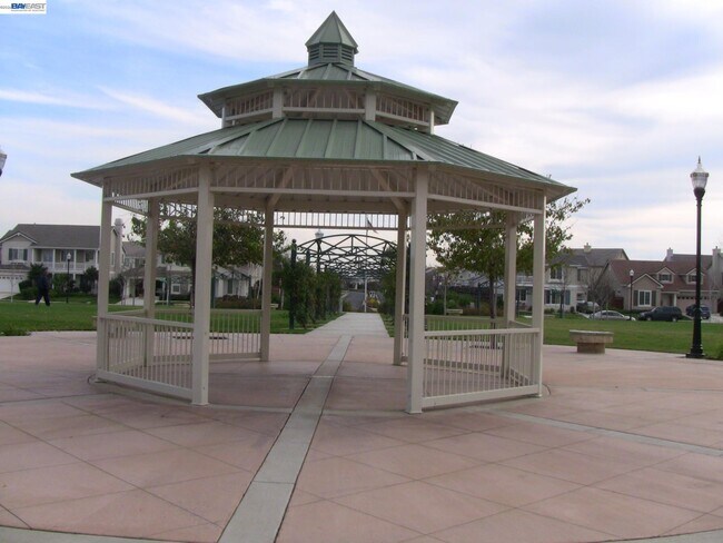 Building Photo - 1669 Marina Way