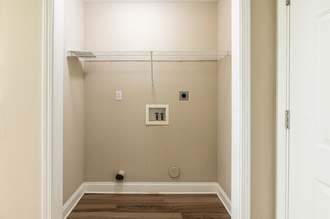 Building Photo - 637 Marston Ln
