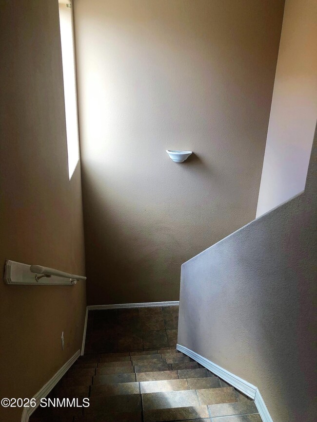 Building Photo - 1595 Carrillo Ct