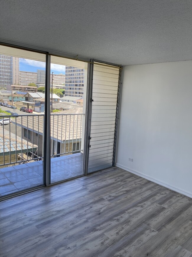 Building Photo - 2122 Lime St
