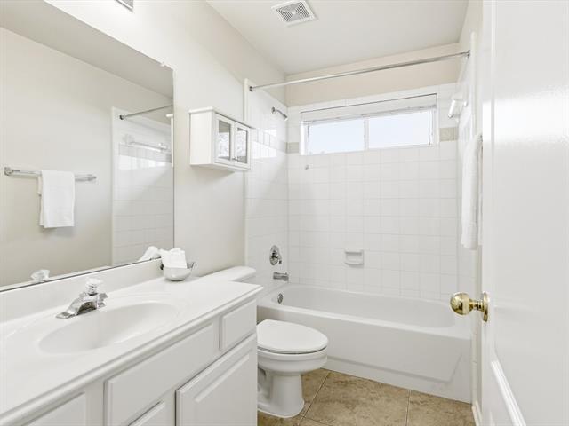 Building Photo - 11217 Clover Knoll Dr