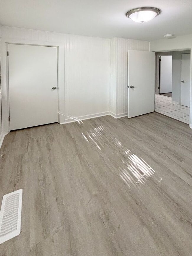 Building Photo - Charming 3-Bedroom Home in a Prime Locatio...