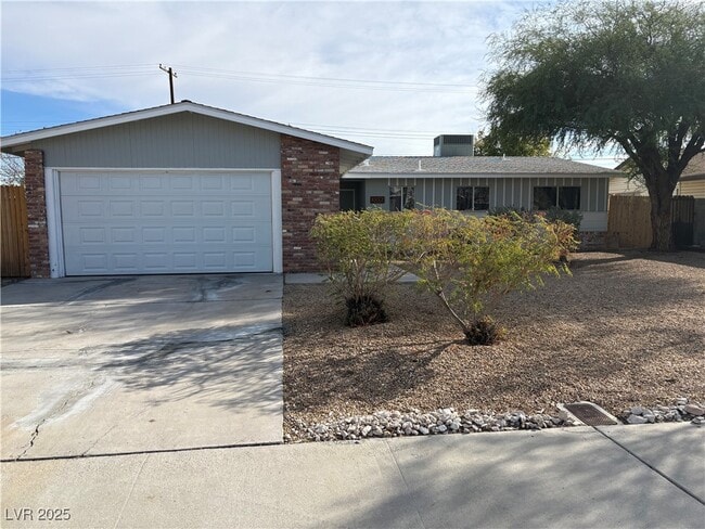 Building Photo - 2005 Fontenelle St