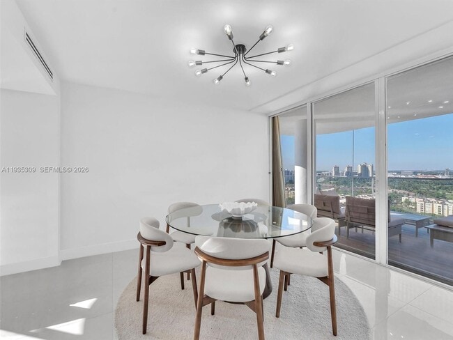 Building Photo - 19707 Turnberry Way