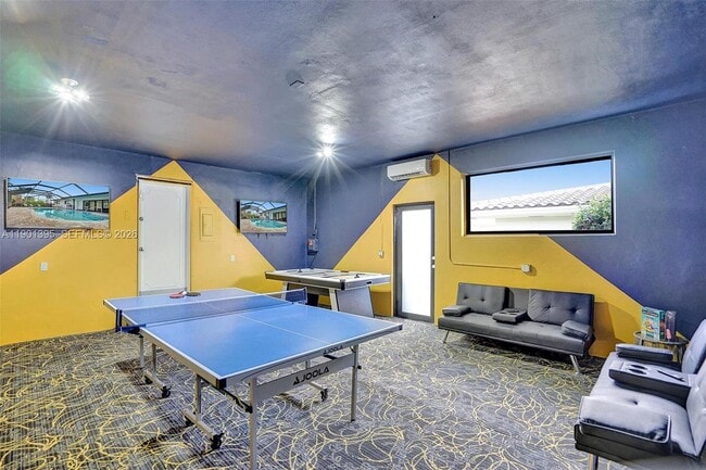 Building Photo - 1141 N North Lake Dr