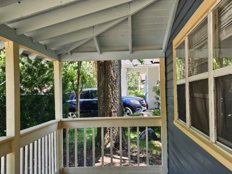 Building Photo - 1606 Ridgewood Ave