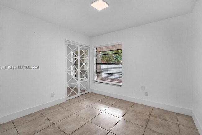 Building Photo - 11125 SW 134th Ct