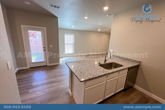 Building Photo - 3 Bedroom Townhome In Harvest Wolfforth!