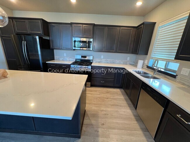 Building Photo - 3 bed House in The Trails!!