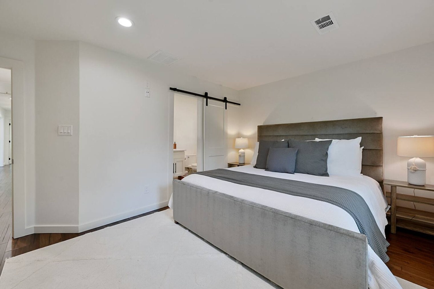 Building Photo - 8495 Turkey Creek Rd