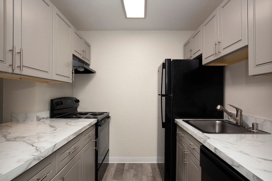 Campo Basso Apartment Homes 15923 Highway 99 Lynnwood WA 98087