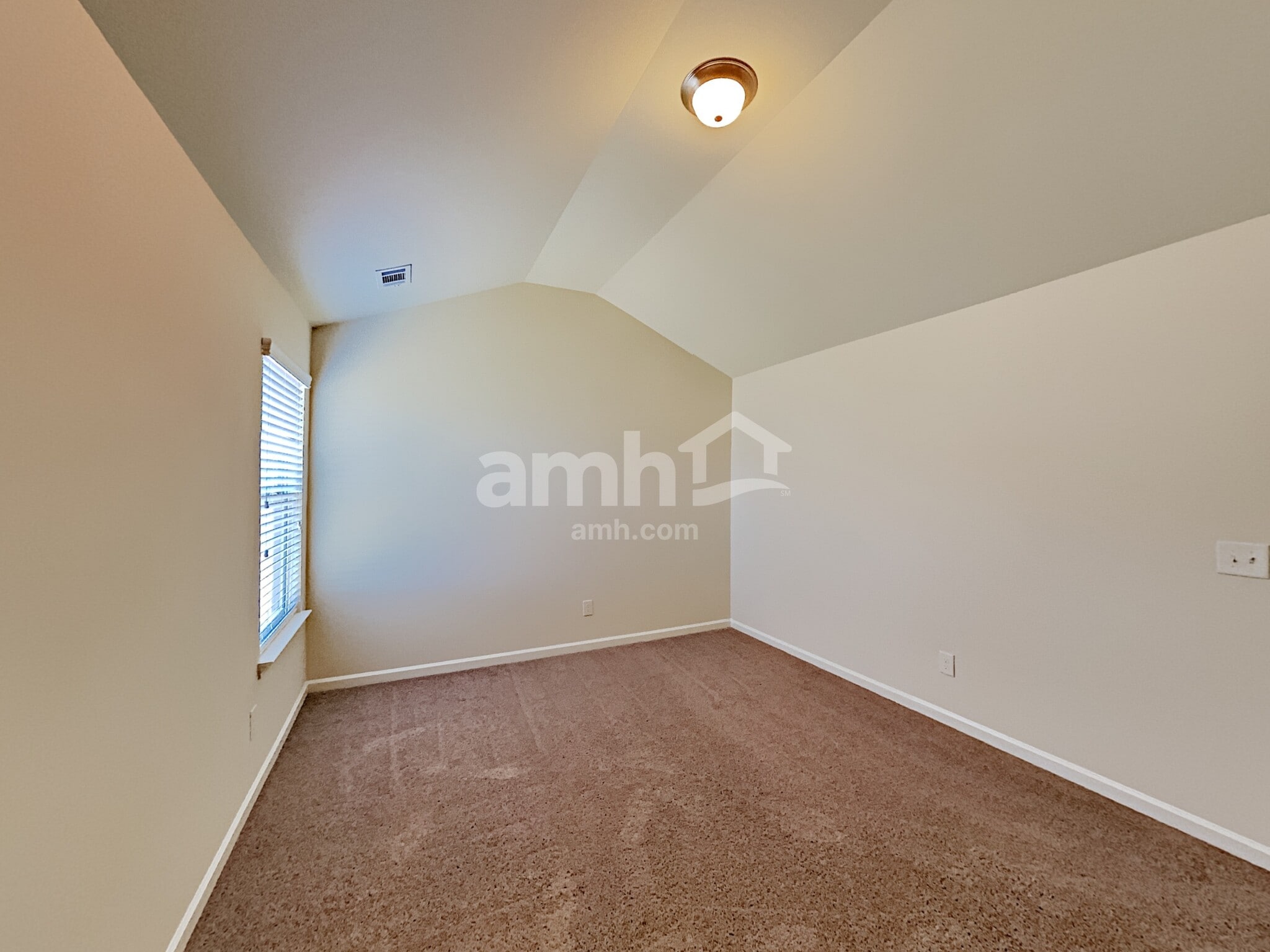 Building Photo - 185 Rosemoore Dr