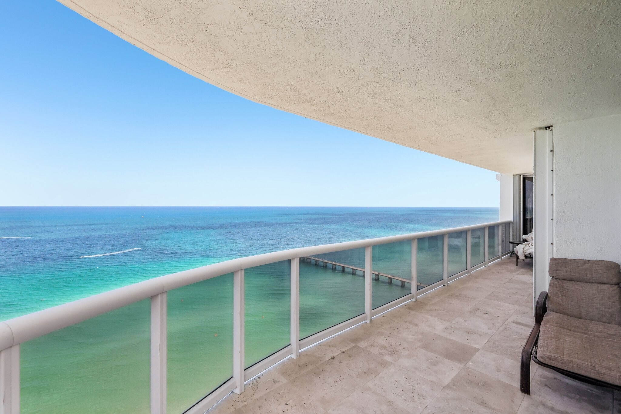 Building Photo - 16711 Collins Ave