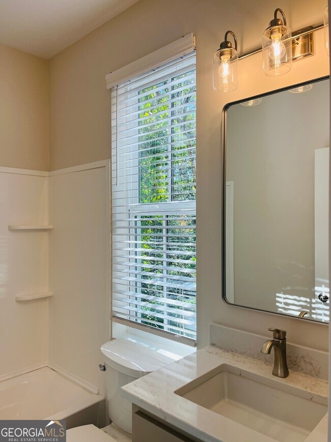 Building Photo - 100 Gardenia Ln