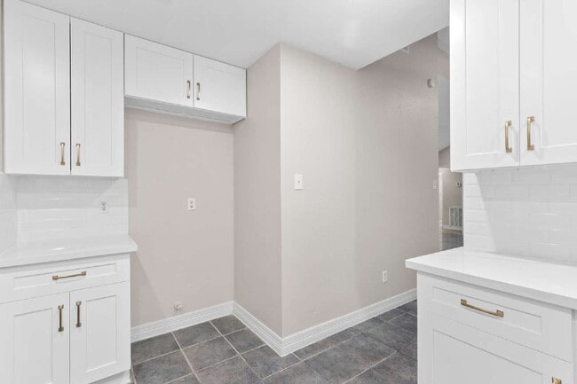 Building Photo - 8314 Poplar Ridge Ln