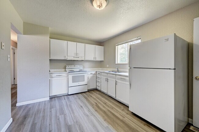 Building Photo - Welcome Home!