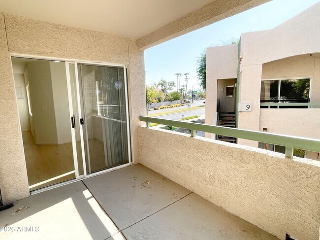 Building Photo - 1295 N Ash St