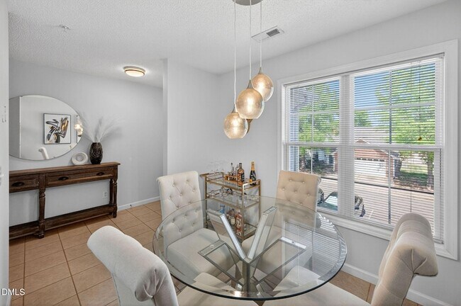 Building Photo - 2400 Huntscroft Ln
