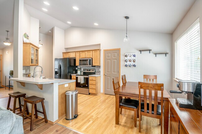 Building Photo - 15815 Yelm Terra Way SE