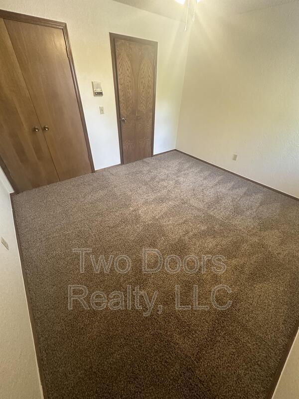 Building Photo - 3612 N Drexel Blvd