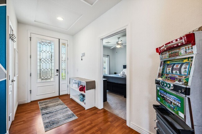 Building Photo - 3 BR + Bonus, Fully furnished, Includes Ut...