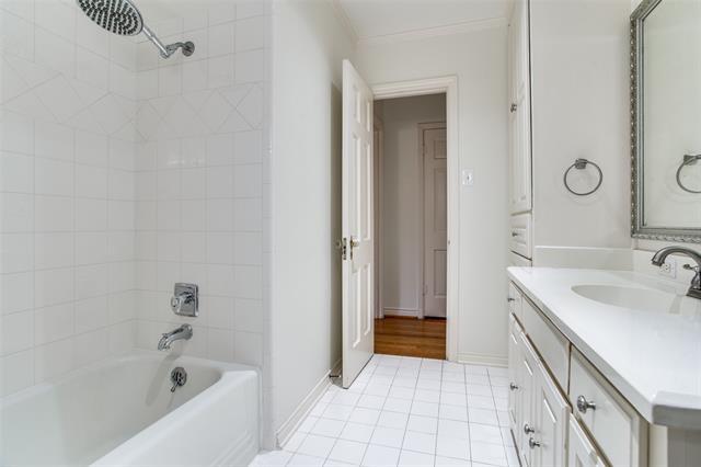 Building Photo - 4209 Greenbrier Dr