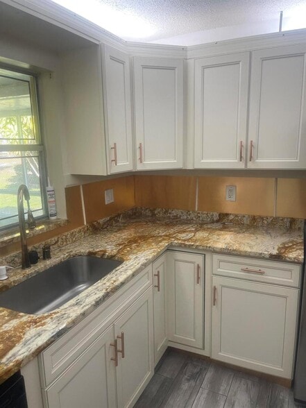 Building Photo - 202 Sparrow Dr