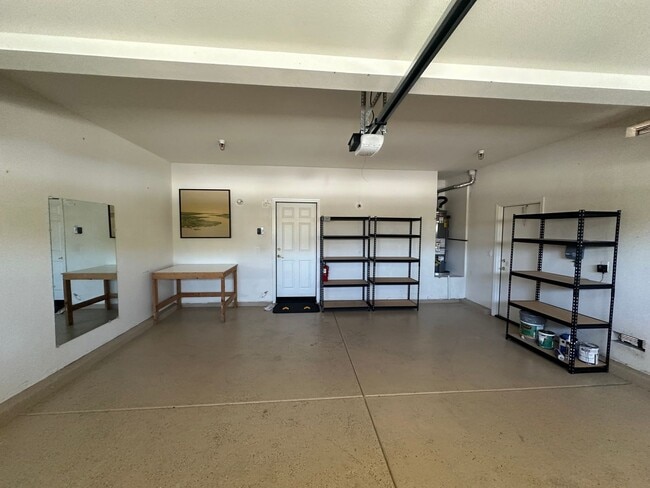 Building Photo - AVAILABLE NOW!!! 3 Bedroom 3 bath Private OASIS backyard in Vista, CA.