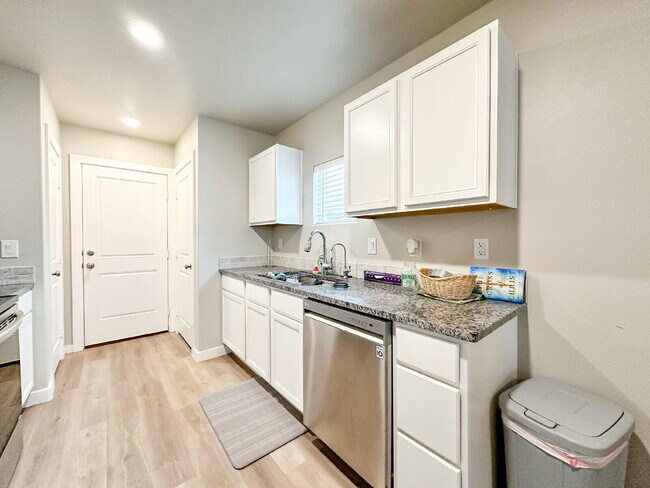 Building Photo - 7413 35th St