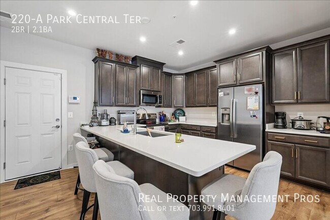 Building Photo - 220 Park Central Ter