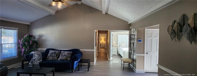 Building Photo - 258 Kenwood Dr