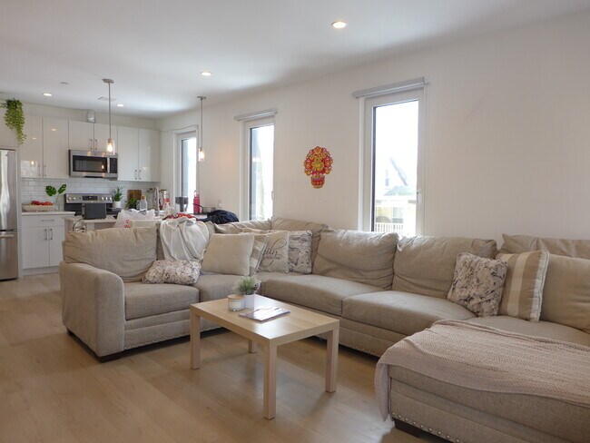 Building Photo - 2846 Washington St