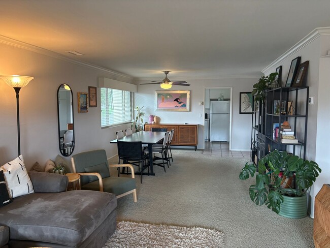 Building Photo - Beautiful corner condo in Lake San Marcos