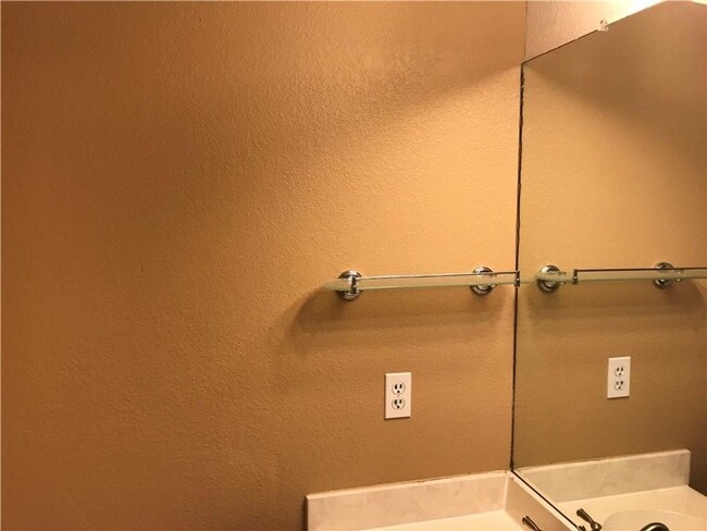 Building Photo - Great 1 story home on a pretty lot with lots of trees!