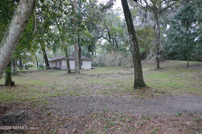 Building Photo - 8131 Fort Caroline Rd