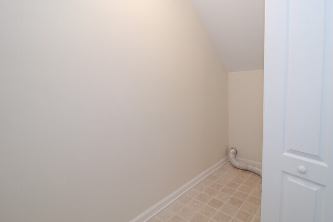 Building Photo - 505-E Havendale Ct