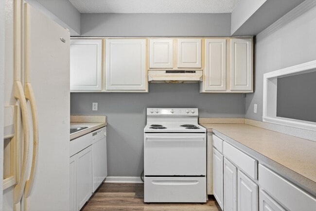 Building Photo - 4249 Lake Ridge Dr