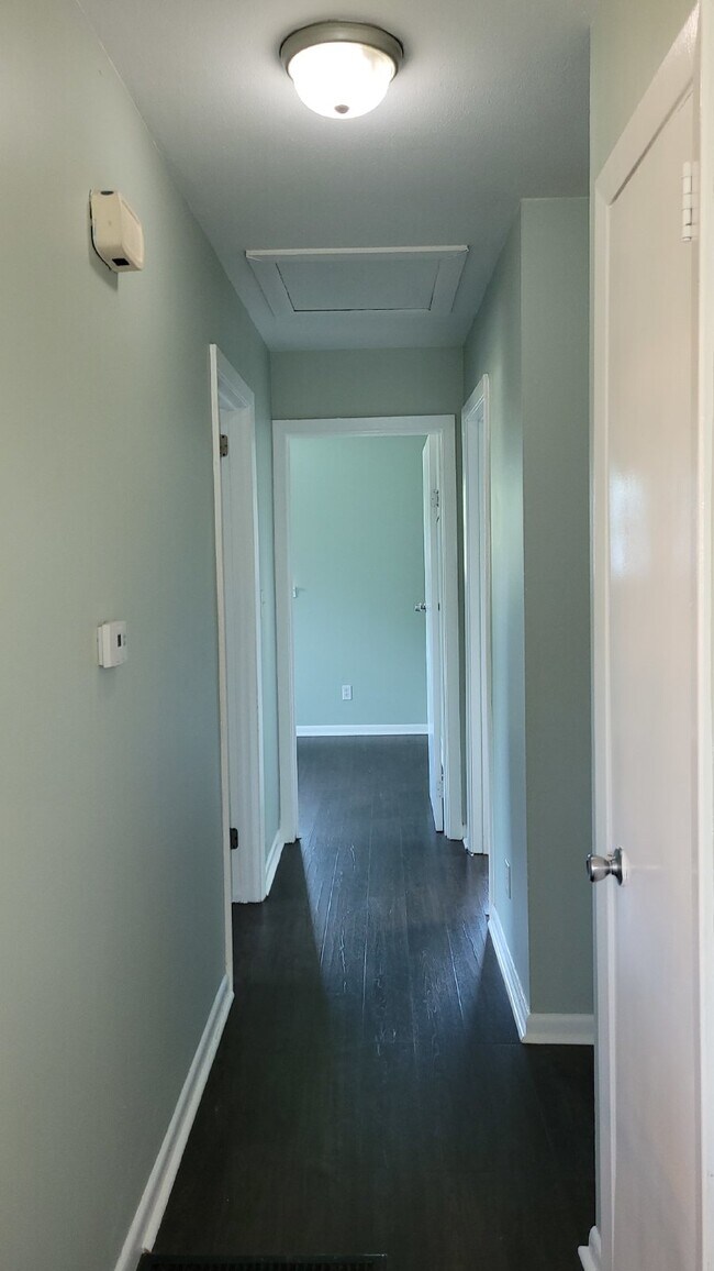 Building Photo - Beautiful  & Charming 4-Bedroom Home with ...